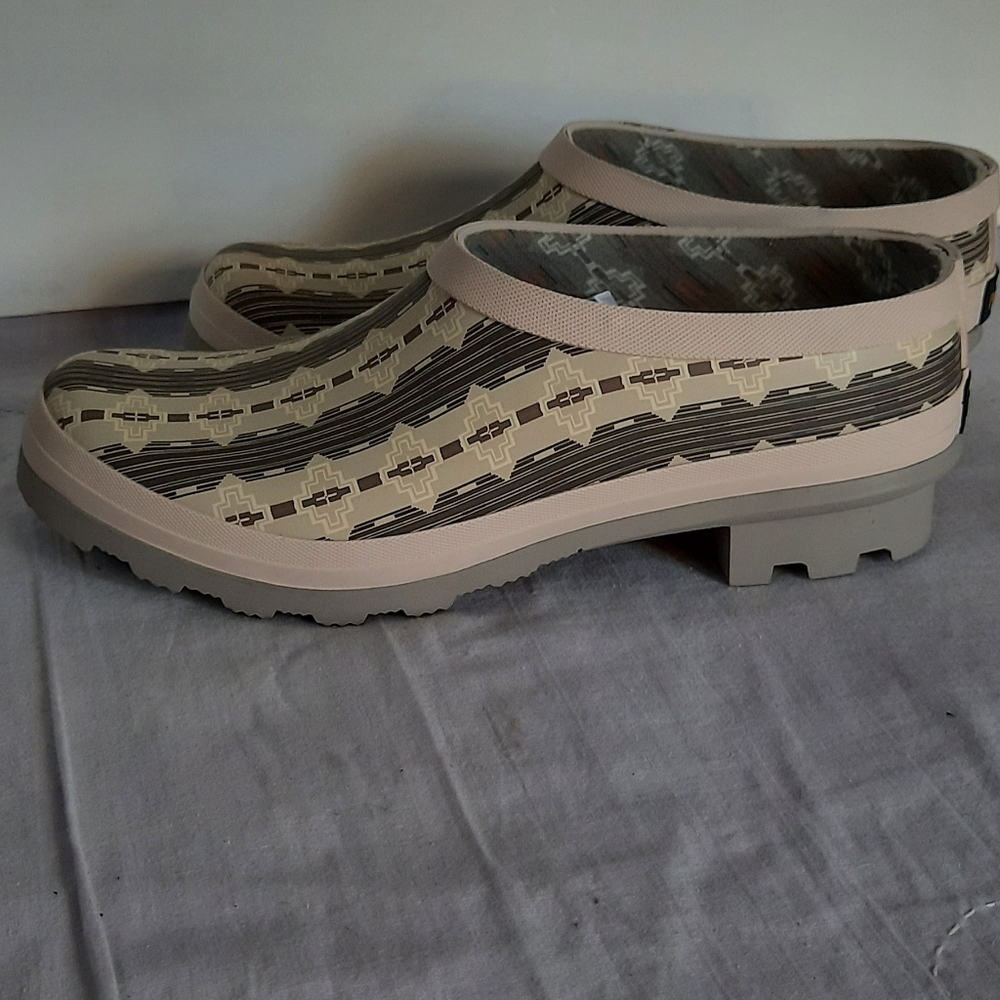 Pendleton Beige and Gray Patterned Garden Boots